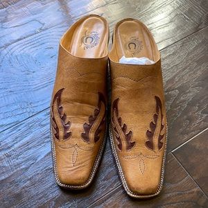 Charlie 1 Horse women’s size 8 preowned western leather mules tan and brown